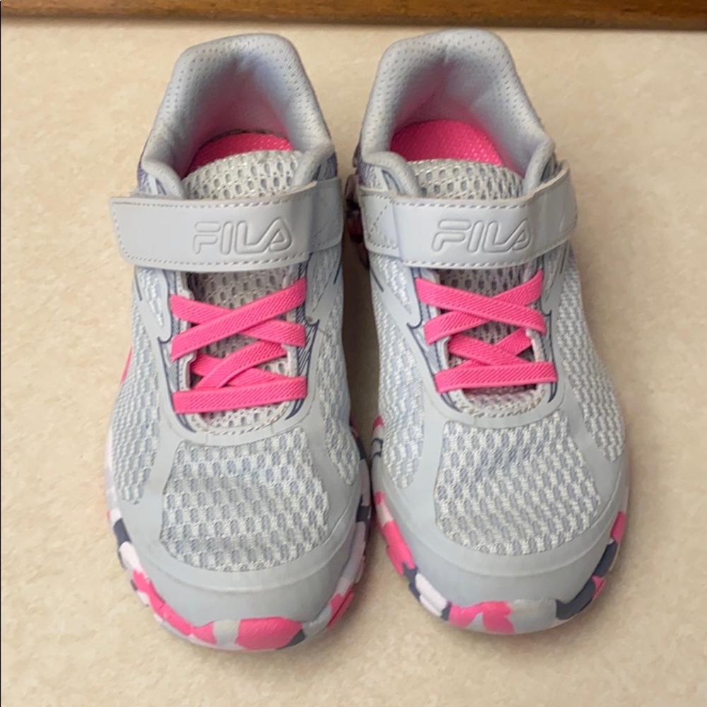 Girls FILA Velcro sneakers